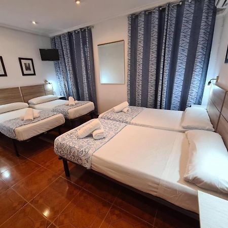 Hostal Santa Barbara Мадрид Экстерьер фото