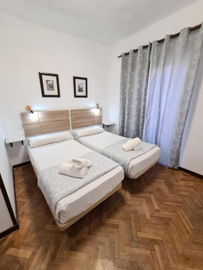 Hostal Santa Barbara Мадрид Экстерьер фото