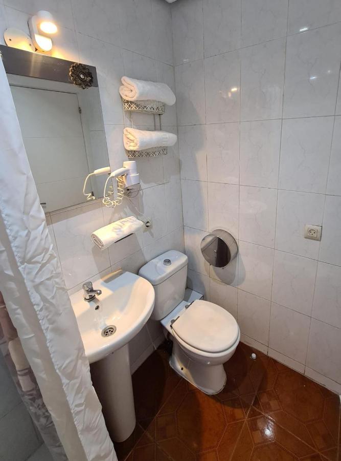 Hostal Santa Barbara Мадрид Экстерьер фото