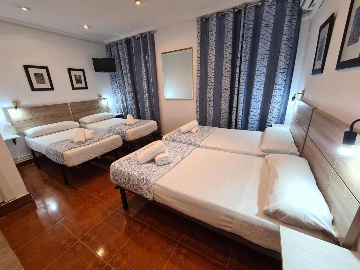 Hostal Santa Barbara Мадрид Экстерьер фото